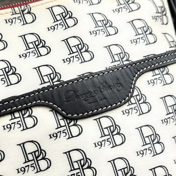 Dooney & Bourke Logo Crossbody Bag Purse White Black Leather Trim Strap - Picture 3 of 14